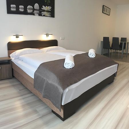 F&M Apartman エゲルサローク エクステリア 写真