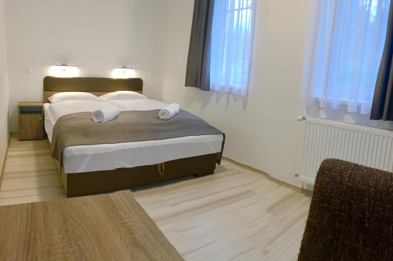 F&M Apartman エゲルサローク エクステリア 写真