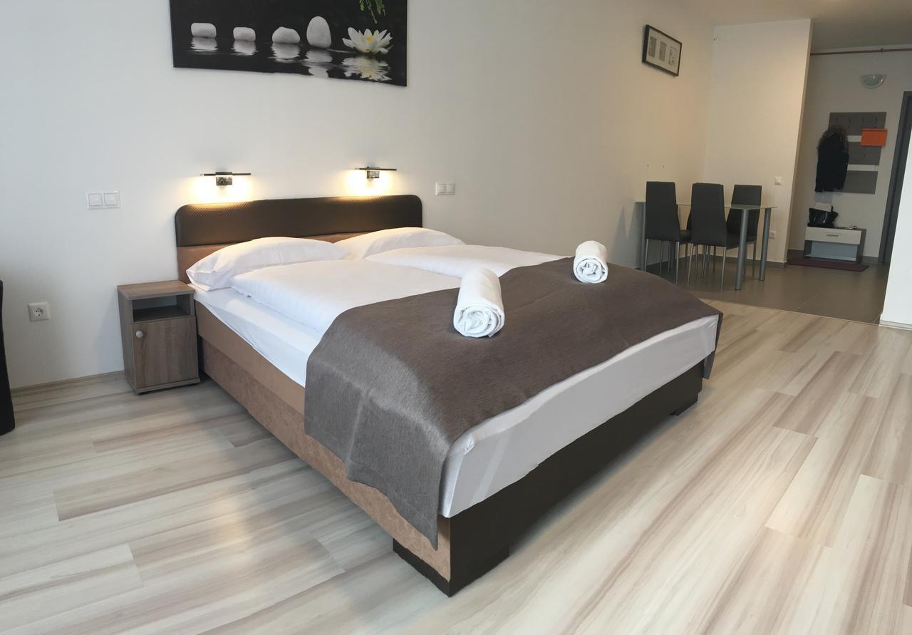 F&M Apartman エゲルサローク エクステリア 写真